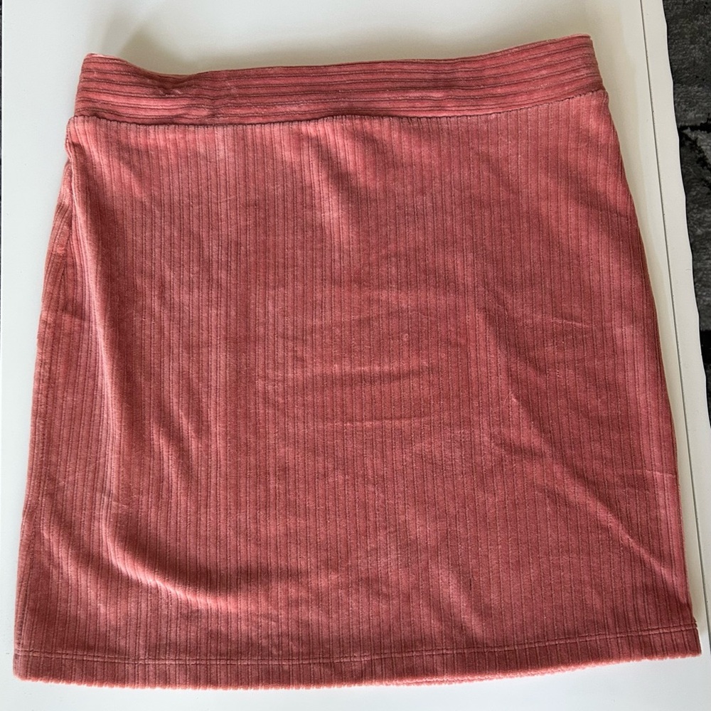 Velvet pink skirt